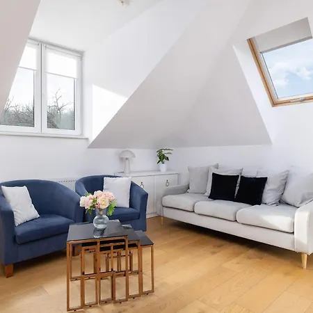 Apartment Jasny Z Parkingiem Obok Blon Krakowskich By Renters Krakow
